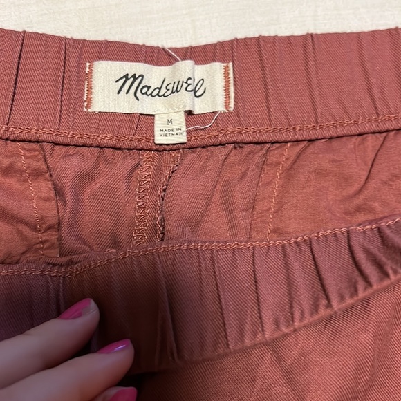 Madewell pull on shorts - Picture 3 of 5